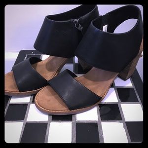 Toms Leather Majorca Cut Sandals